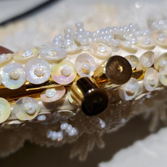 VINTAGE WHITE BEADED EVENT BAG - Picture 3 of 6